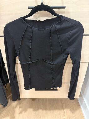 Black Long sleeve top